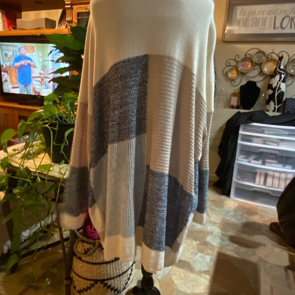 Cardigan - Picture 4 of 4